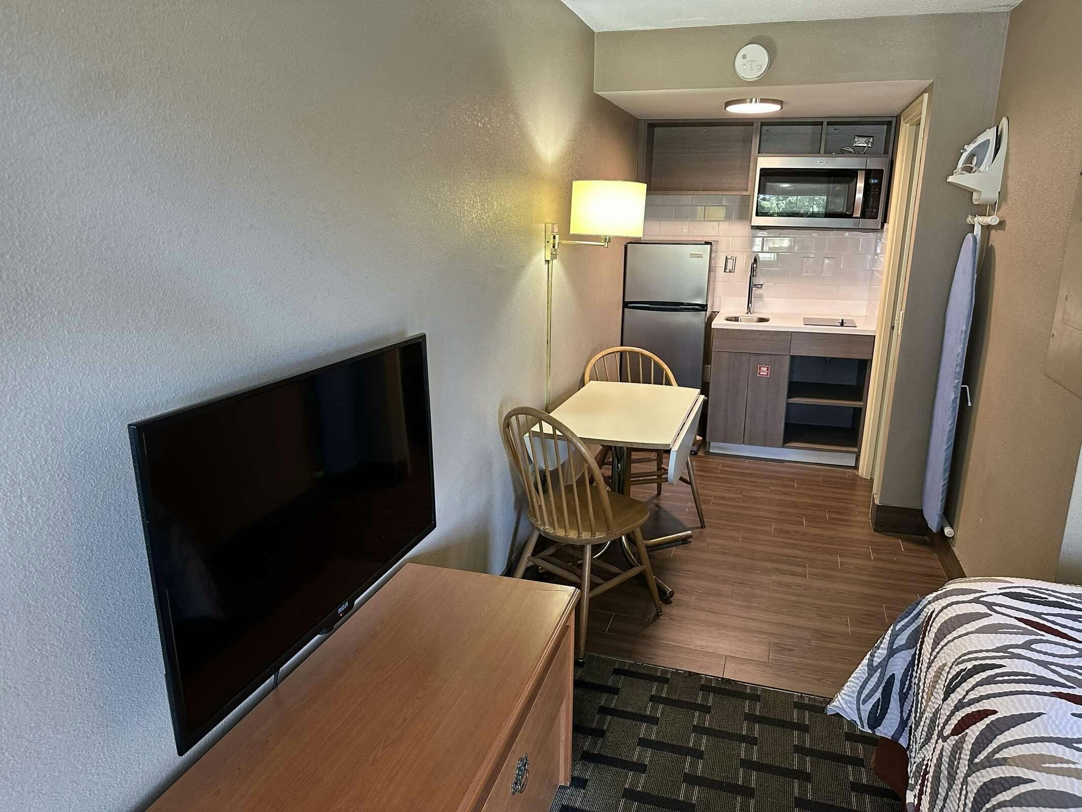 Hotel Red Roof Inn & Suites Marysville photo 3