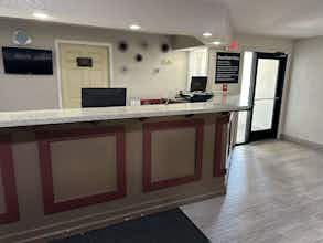Hotel Red Roof Inn & Suites Marysville photo 1