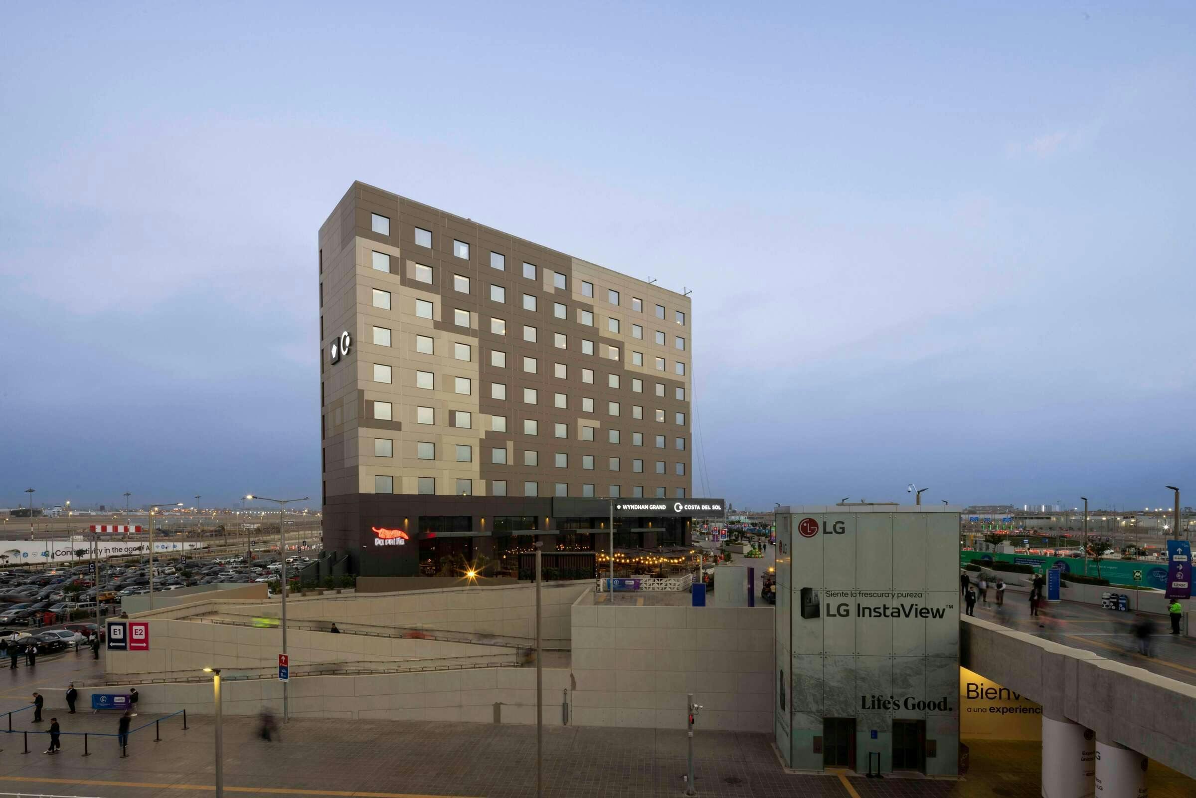 Hotel Wyndham Grand Lima Airport photo 3