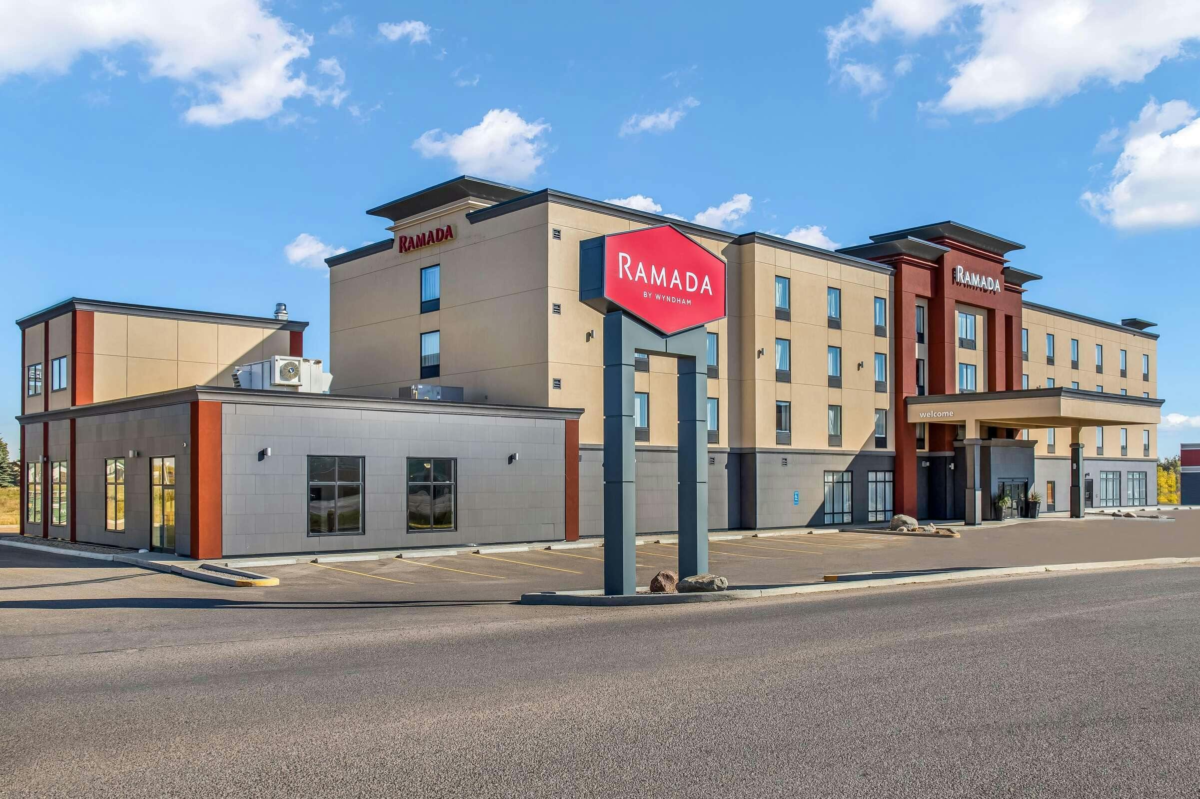 Hotel Ramada St. Paul AB photo 1