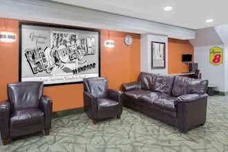 Hotel Super 8 Windsor Madison photo 1
