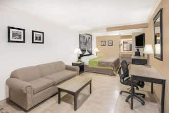 Hotel Super 8 by Wyndham McAllen/Downtown/La Plaza Mall photo 5