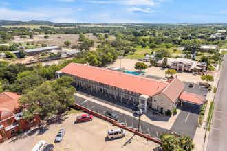 Hotel Super 8 Fredericksburg photo 1