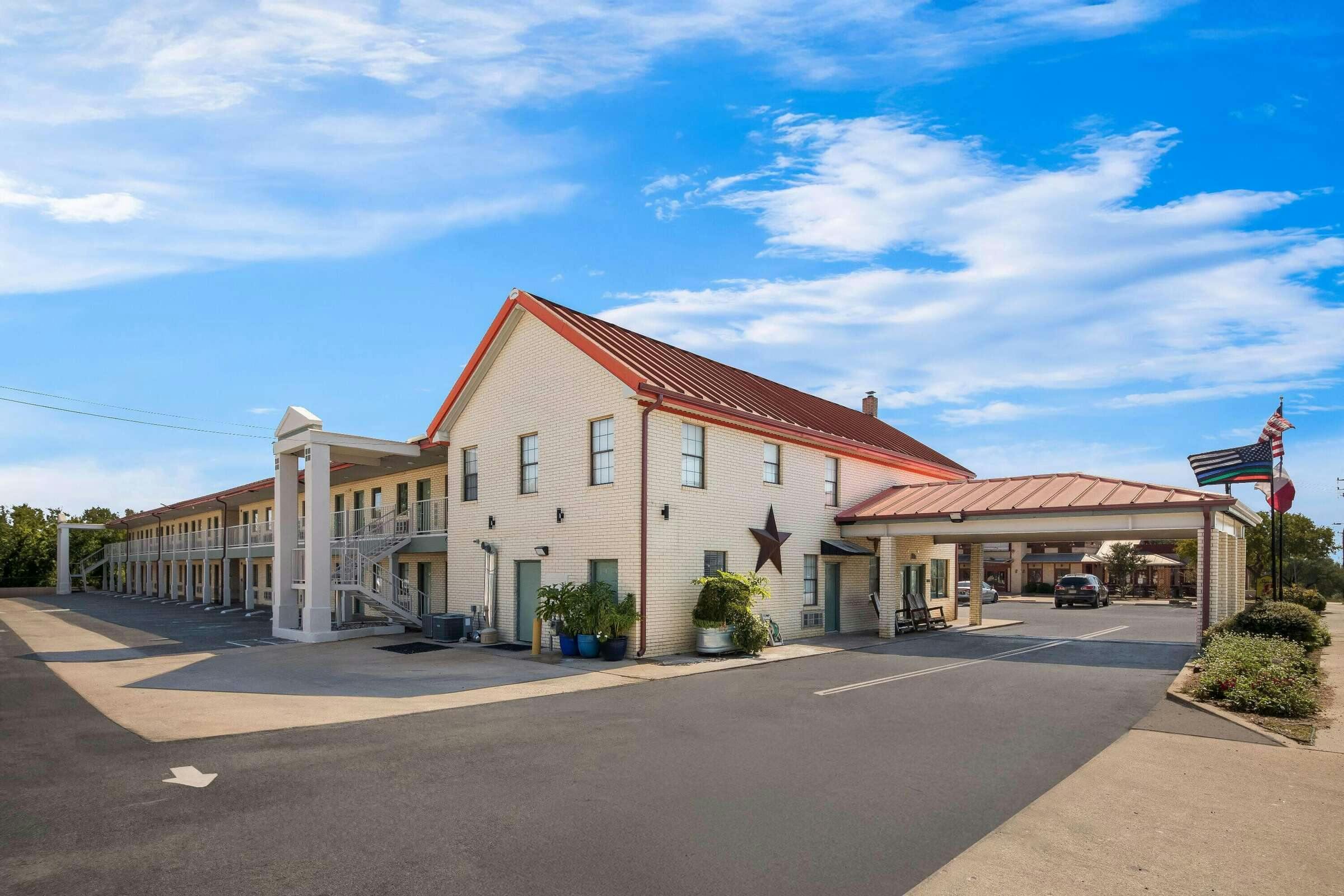 Hotel Super 8 Fredericksburg photo 4