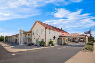 Hotel Super 8 Fredericksburg photo 4