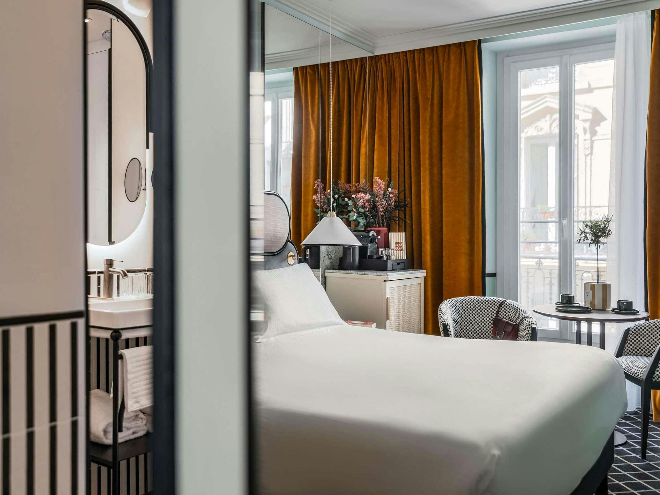 Hotel Faubourg Galant Paris Handwritten Collection