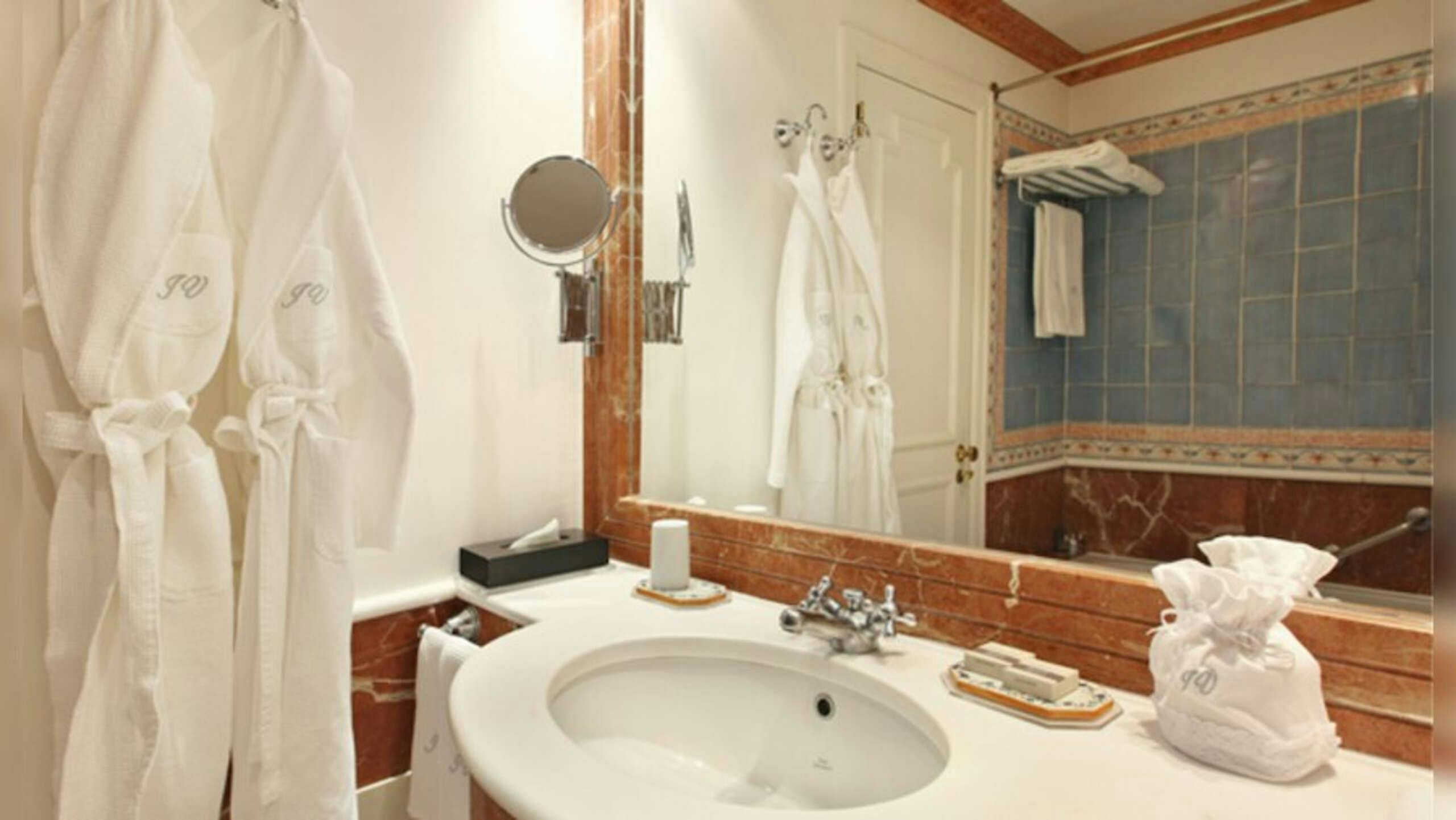 Hotel As Janelas Verdes photo 4