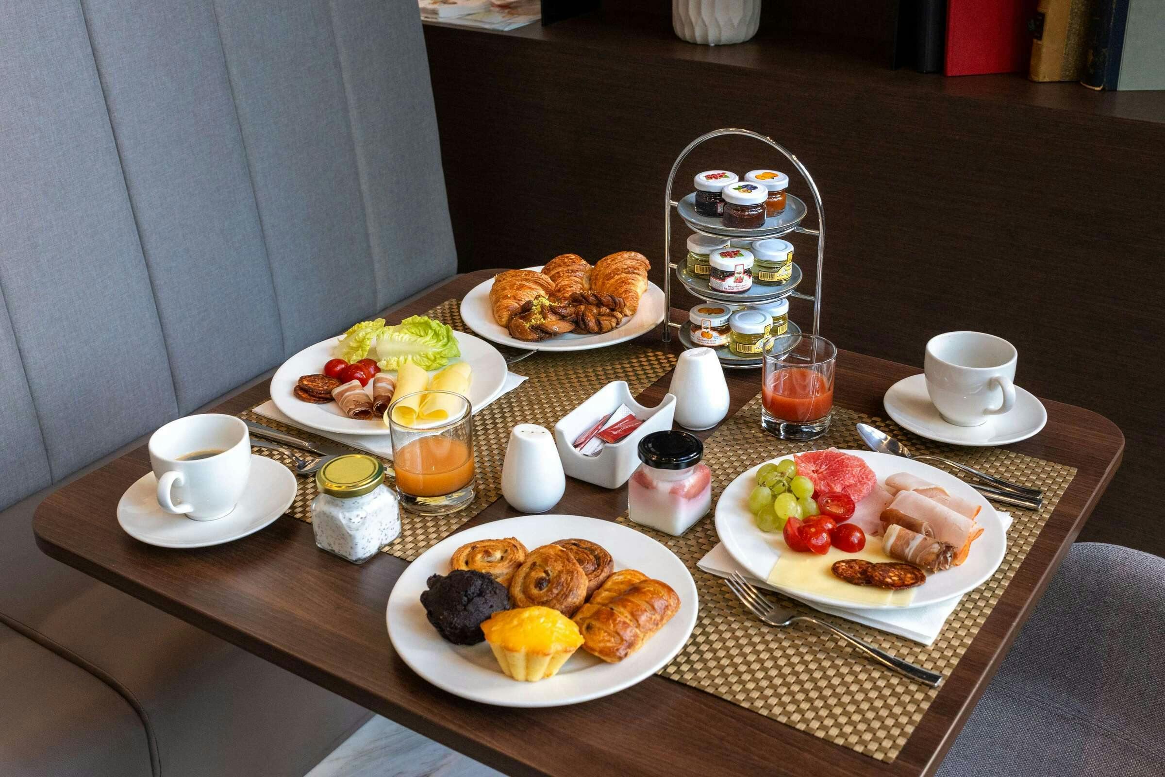 Hotel NH Collection Budapest City Center photo 2