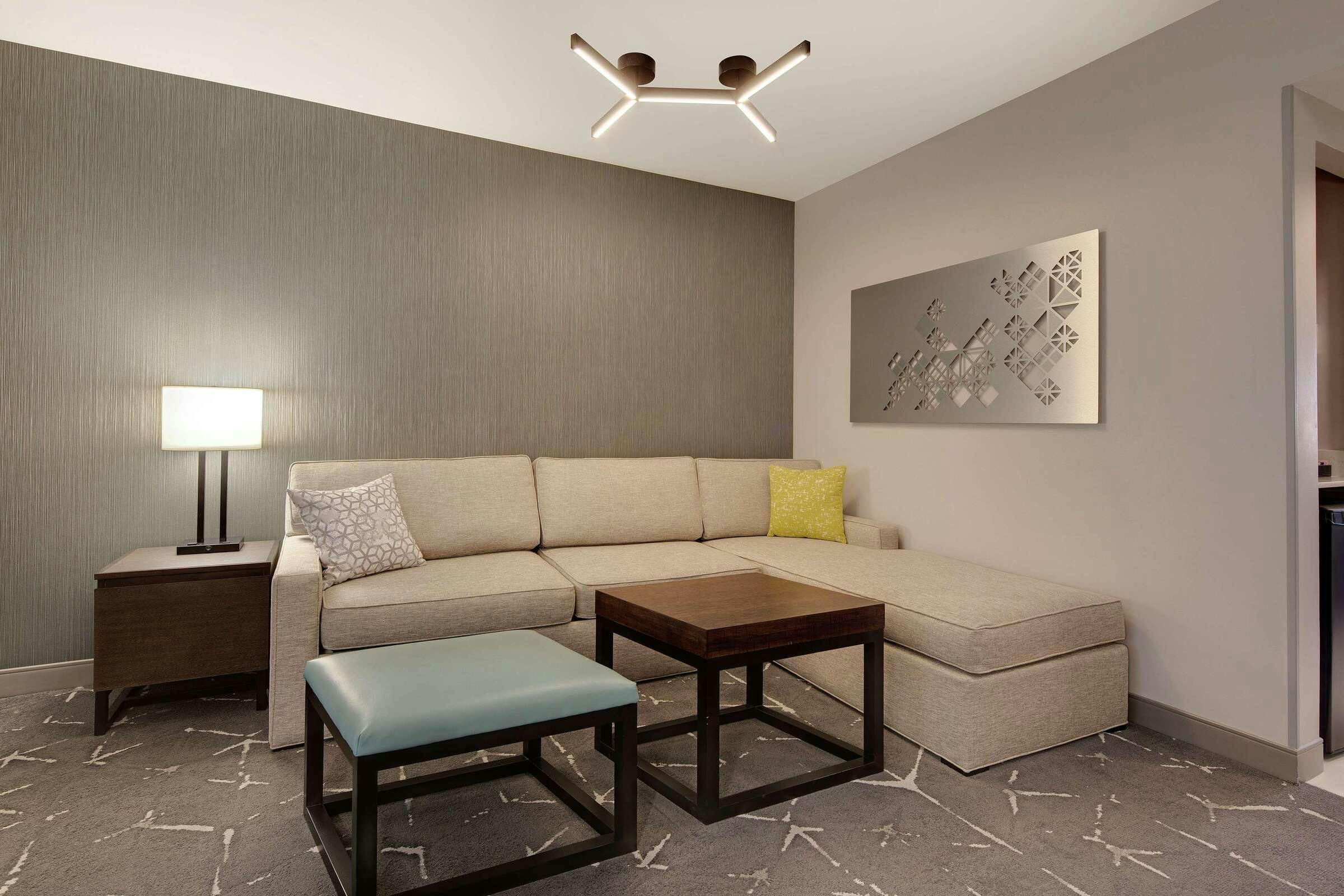 Hotel Embassy Suites By Hilton Atlanta Perimeter Center photo 5