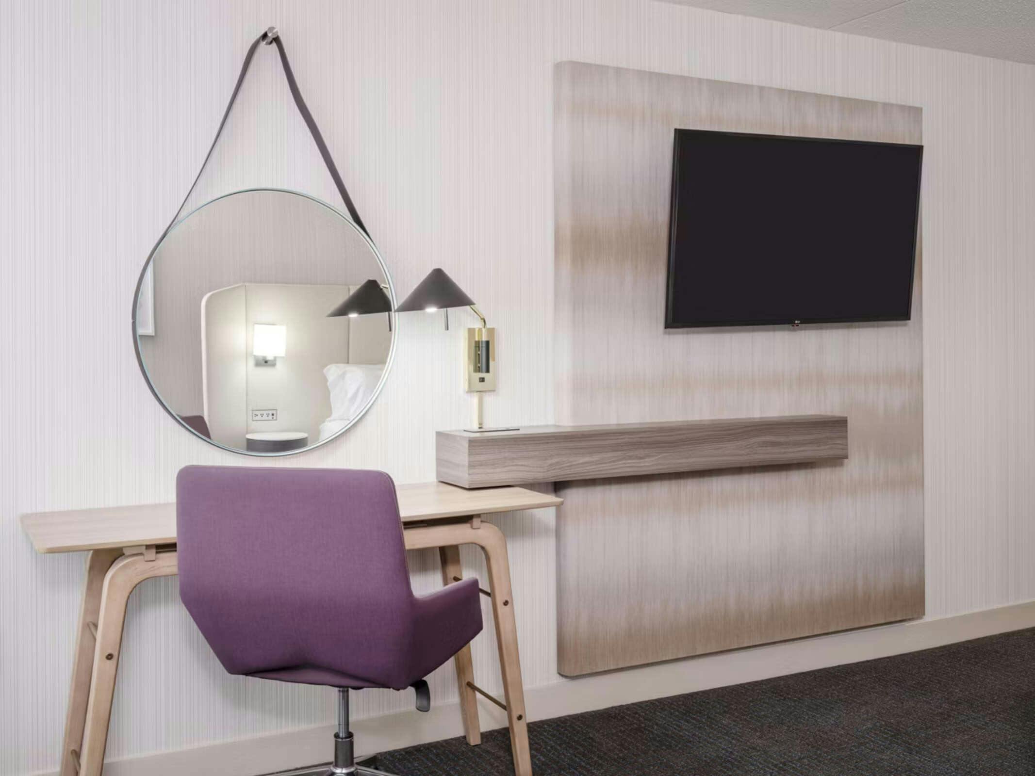 Hotel Crowne Plaza Indianapolis Airport photo 2