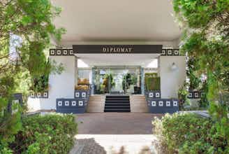 Hotel Ramada Diplomat Canberra photo 1