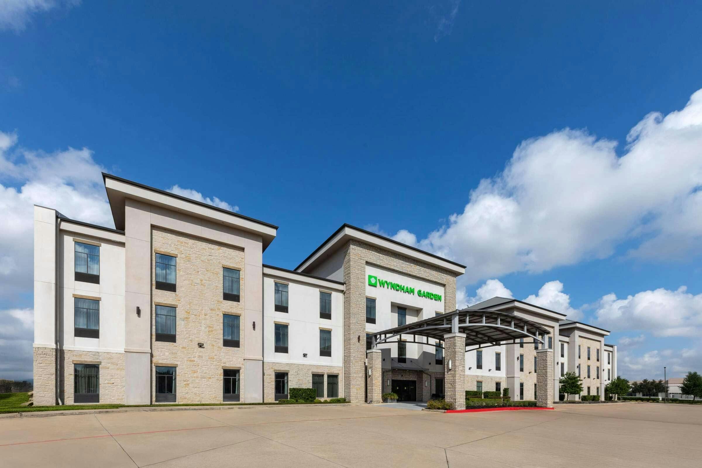 Wyndham Garden Katy Energy Cor