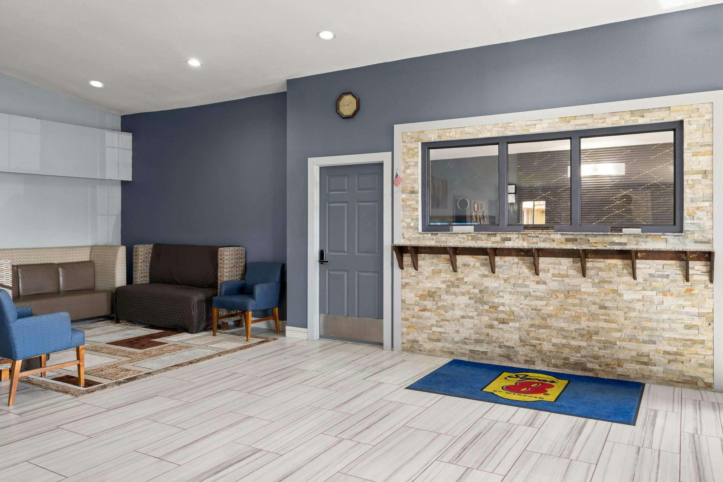 Hotel Super 8 Fort Wayne photo 2