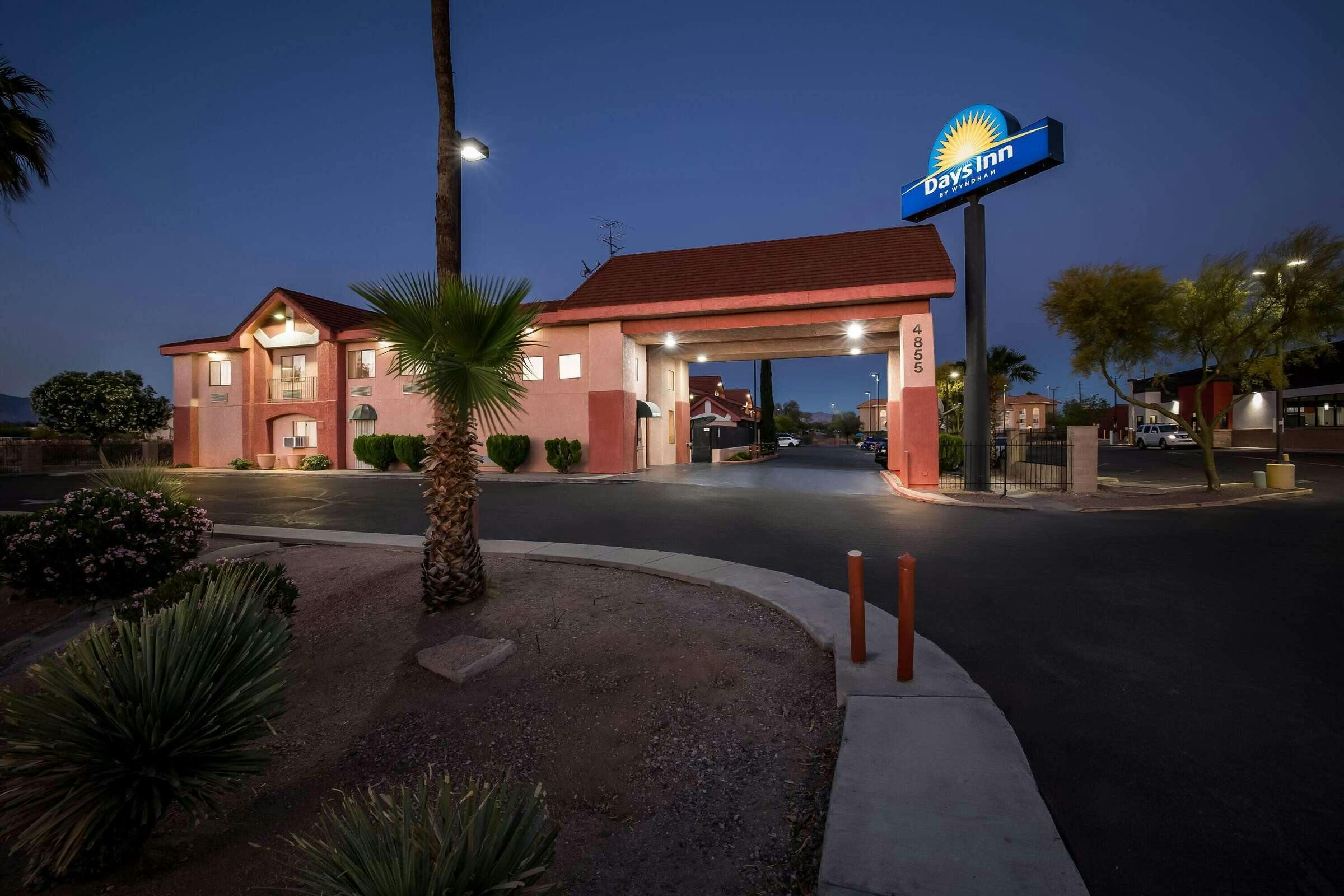 Hotel Days Inn by Wyndham Tucson Airport photo 2