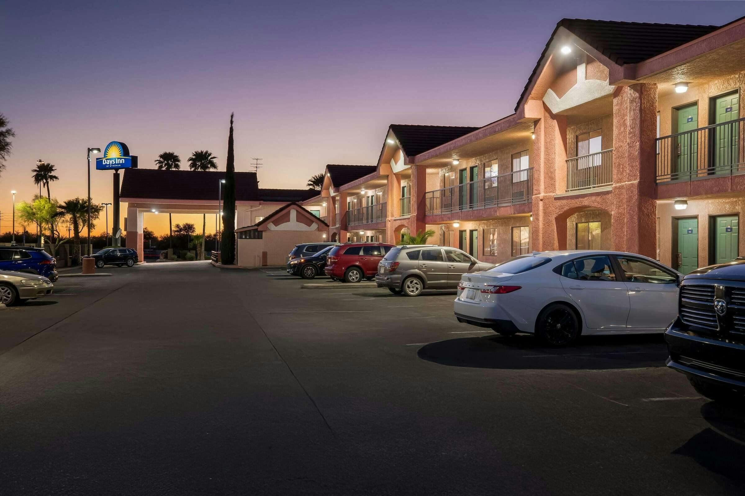 Hotel Days Inn by Wyndham Tucson Airport photo 3