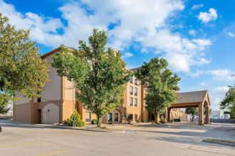 Hotel Days Inn Suites Cedar Rapids photo 2