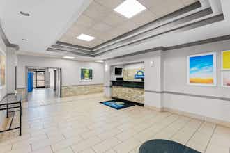 Hotel Days Inn Suites Cedar Rapids photo 3