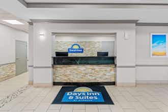 Hotel Days Inn Suites Cedar Rapids photo 4