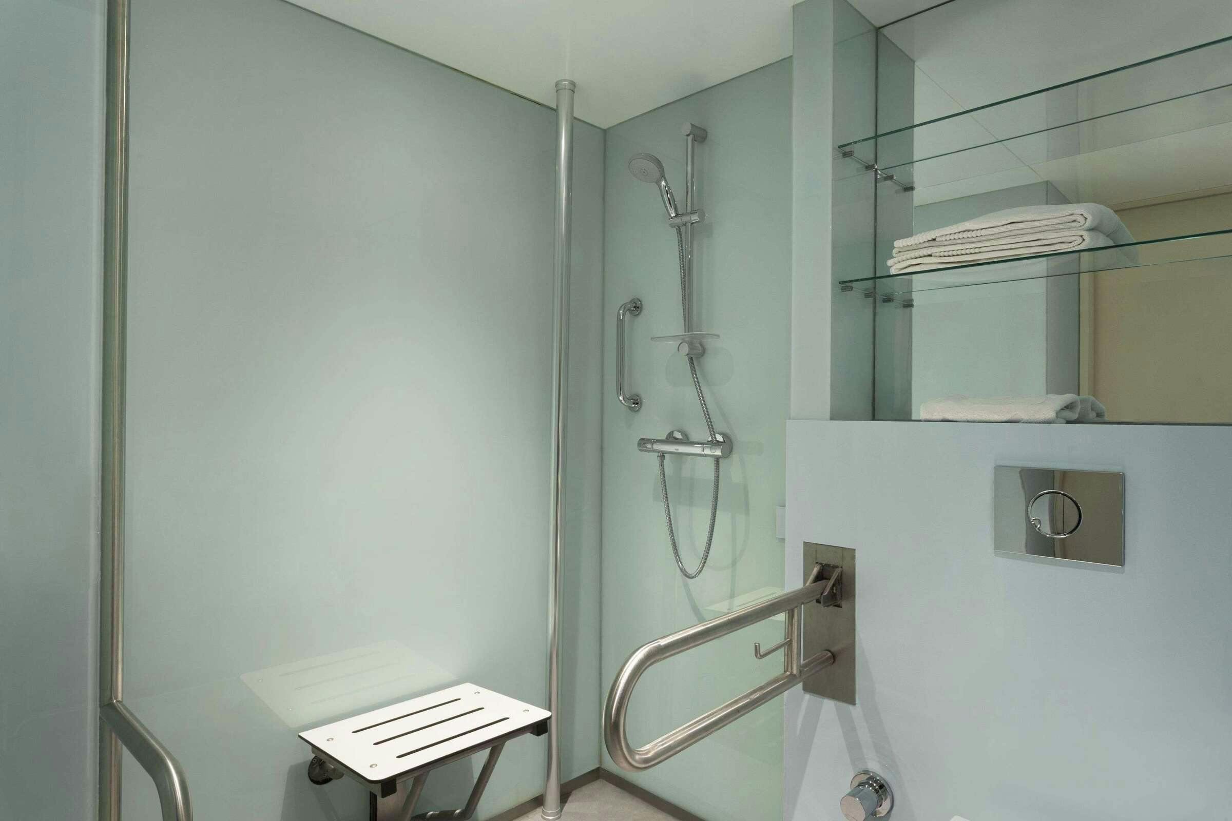 Hotel Ramada Istanbul Bayrampasa photo 4