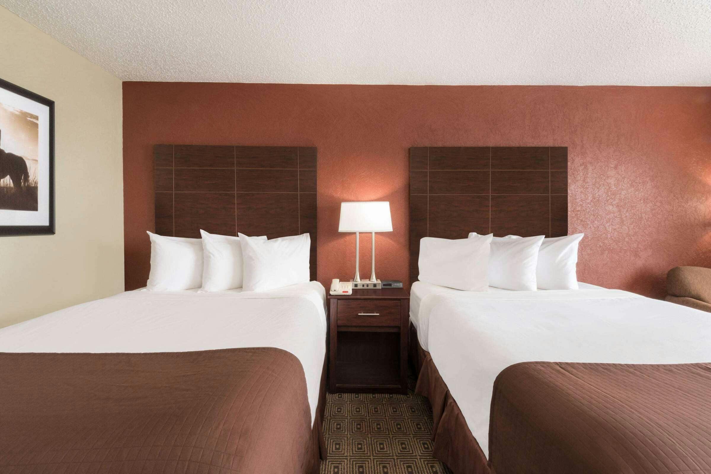 Hotel Baymont by Wyndham Midland Airport photo 4