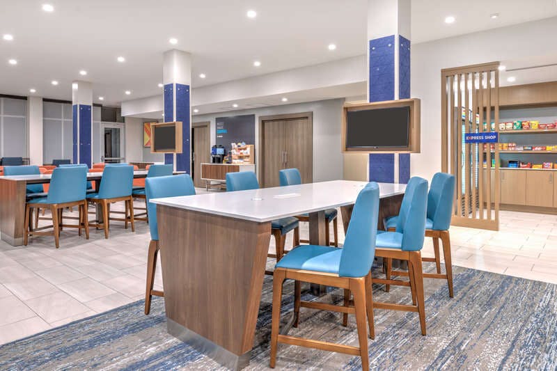 Hotel Holiday Inn Express & Suites Austin Airport East photo 4