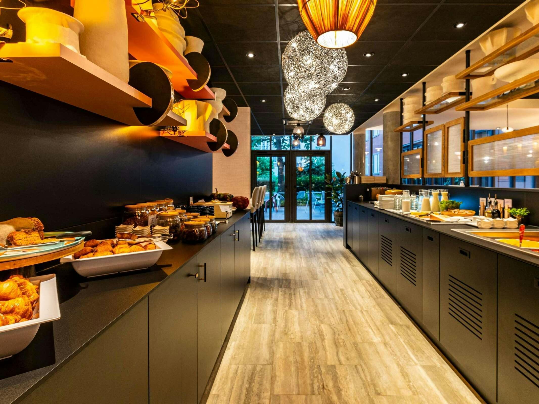 Hotel Novotel Suites Reims Centre photo 2