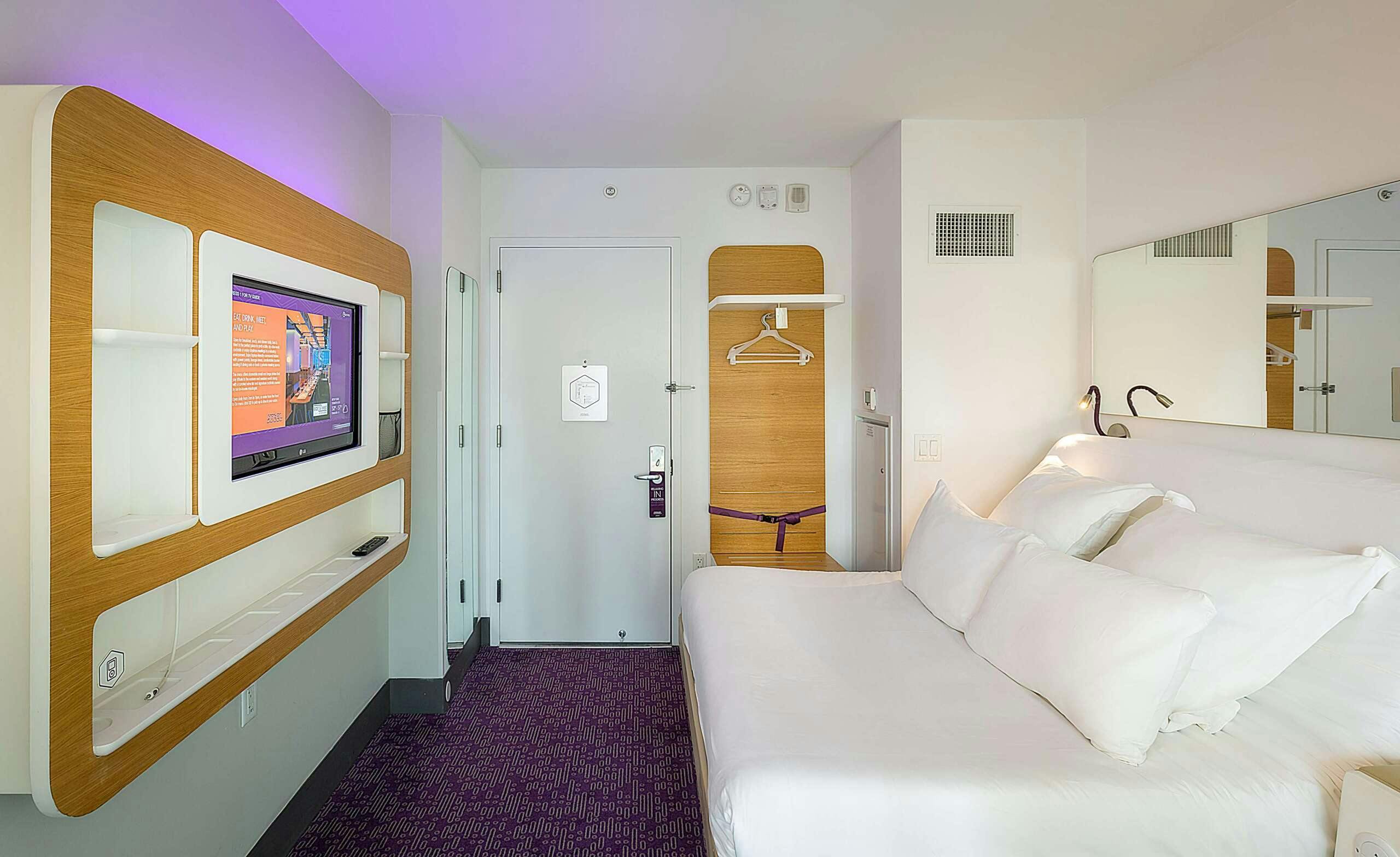 Hotel YOTEL New York Times Square photo 5
