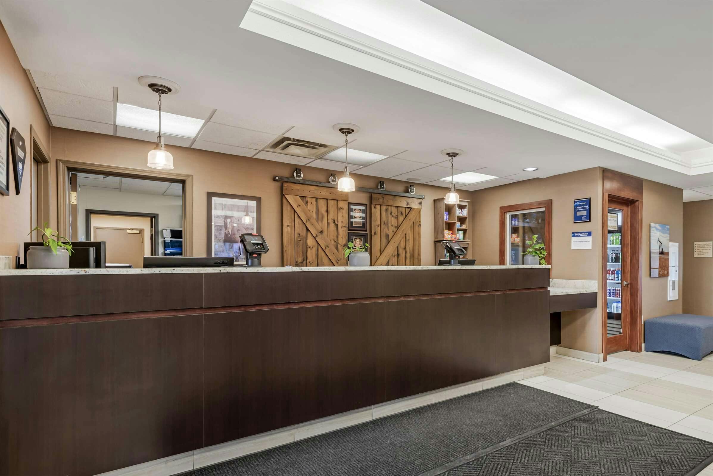 Hotel Best Western Plus Red Deer Inn & Suites photo 1