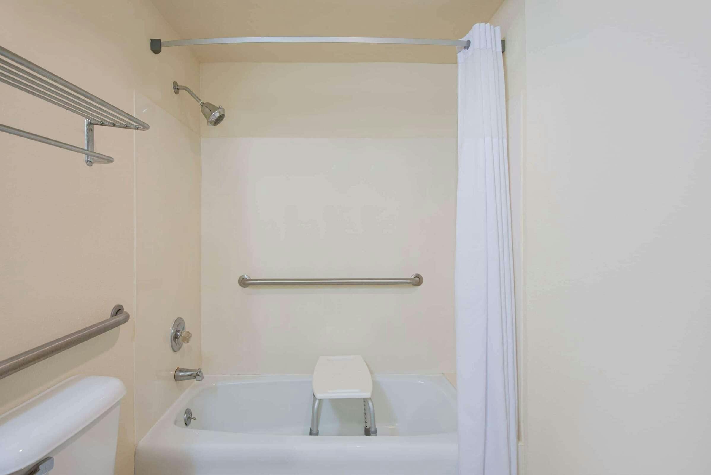 Hotel Days Inn Fremont photo 2