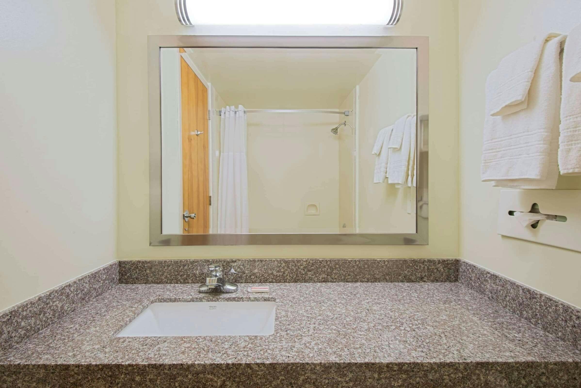 Hotel Days Inn Fremont photo 3