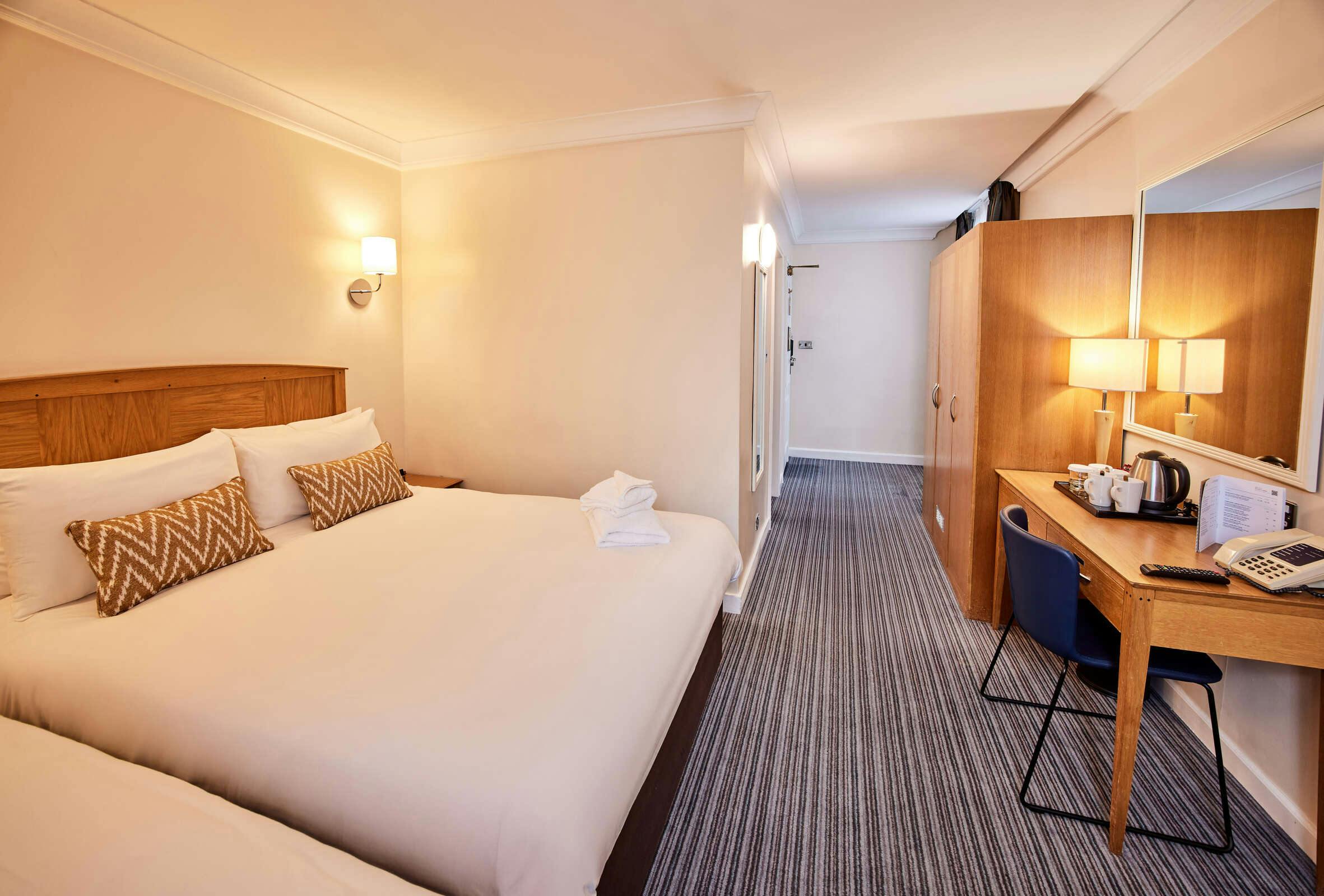 Hotel Thistle London Heathrow Terminal 5 photo 1