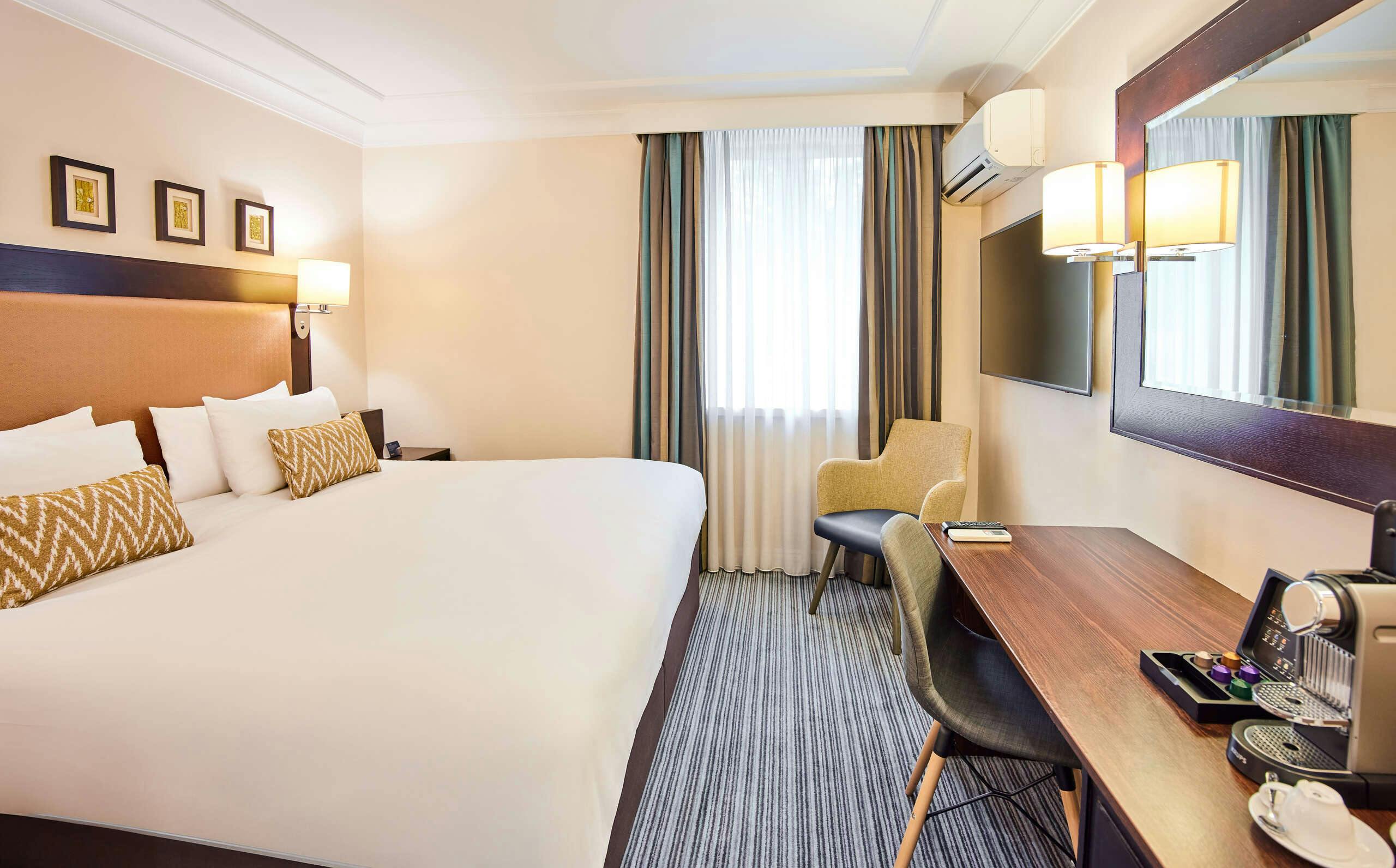 Hotel Thistle London Heathrow Terminal 5 photo 4