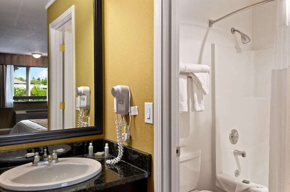 Hotel Quality Inn & Suites Fife Seattle WA photo 2