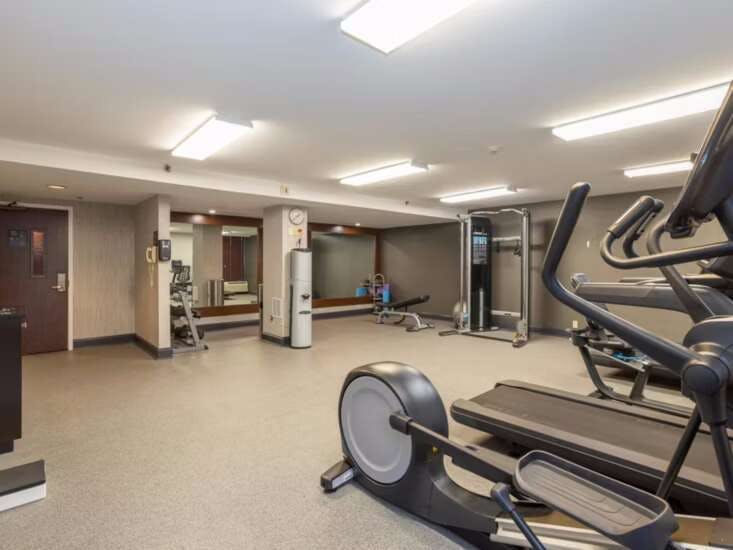 Hotel Holiday Inn Express Newark Airport Elizabeth, an IHG Hotel photo 4