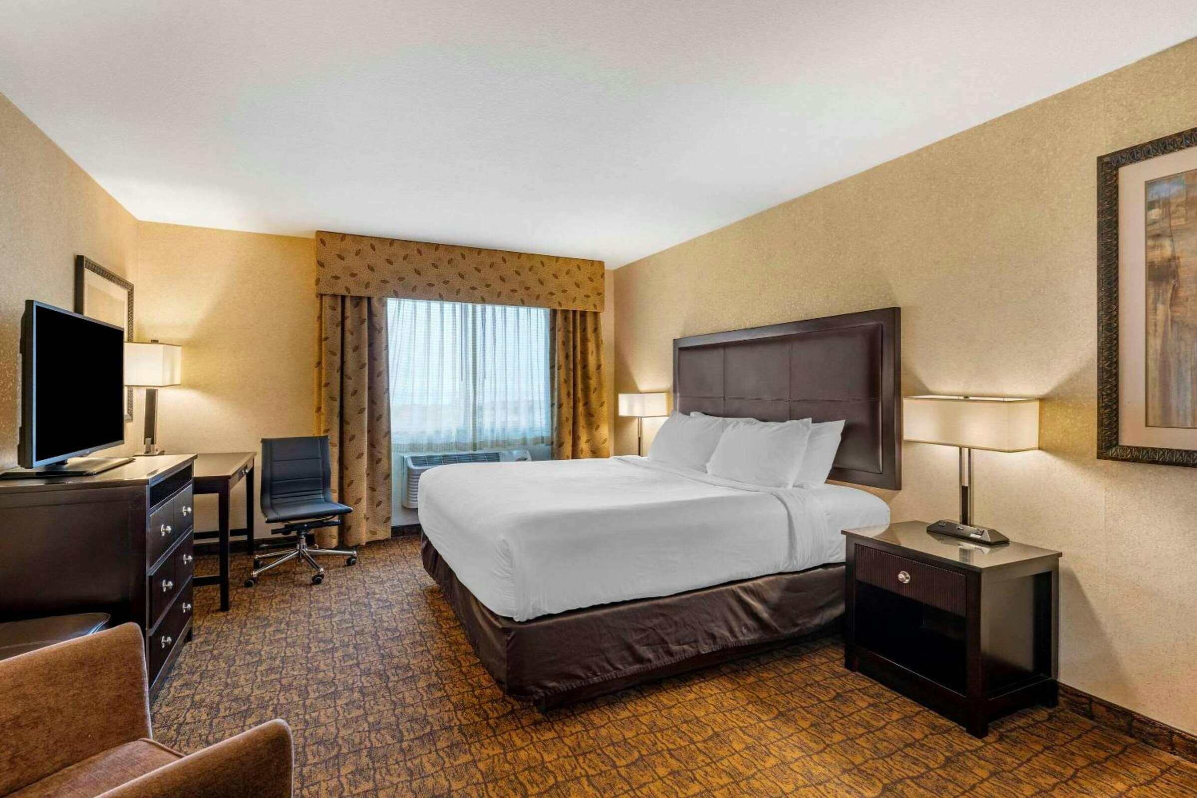 Hotel Lloyd Hotel Astoria Bayfront, Ascend Hotel Collection, OR photo 1