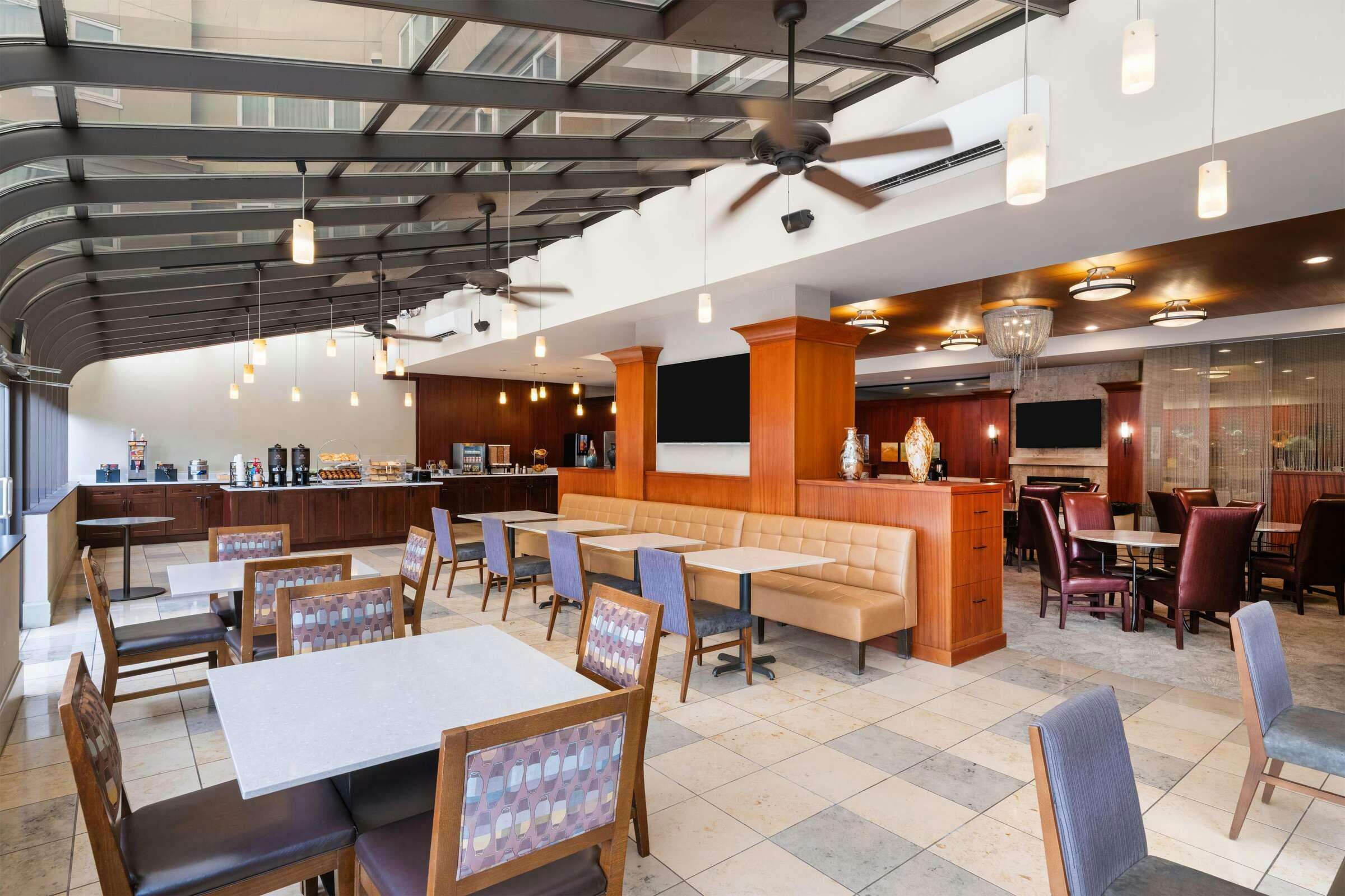 Hotel Eastgate Hotel, Bw Signature Collection photo 3