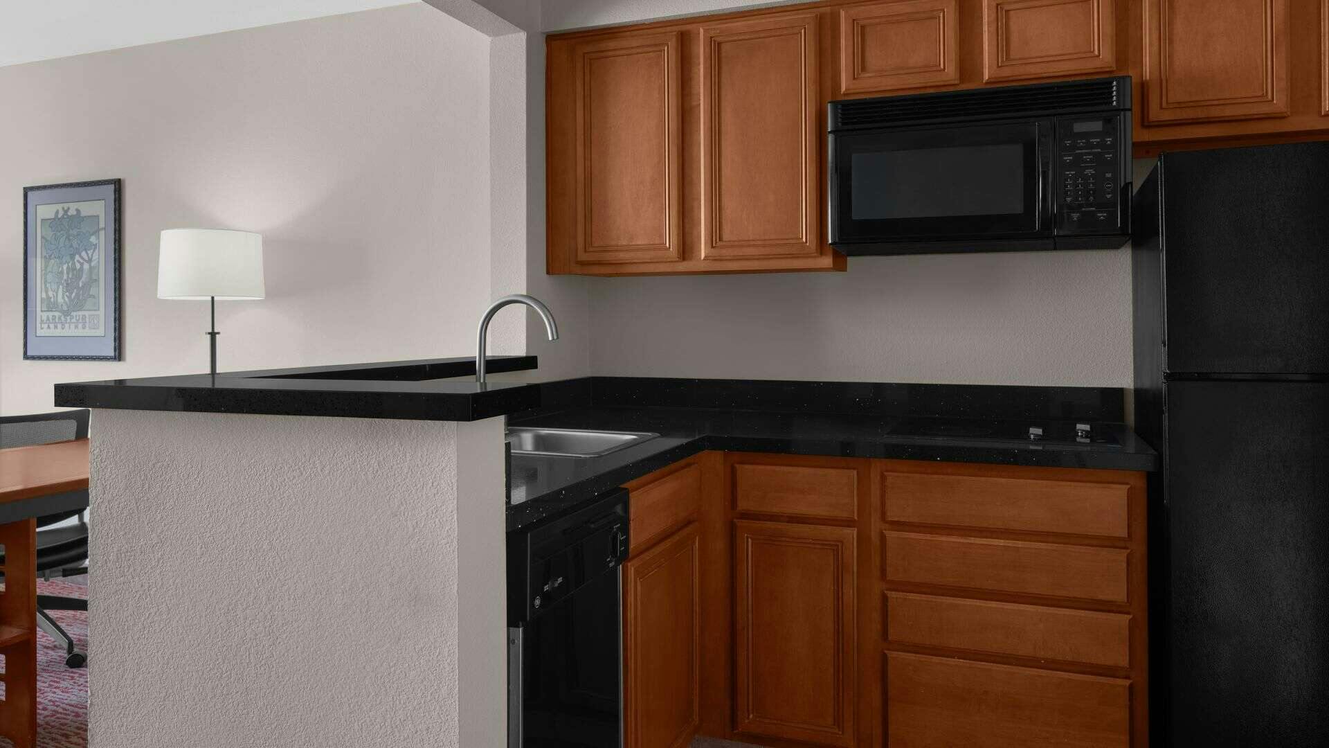 Hotel Larkspur Landing Renton - An All-Suite Hotel photo 3