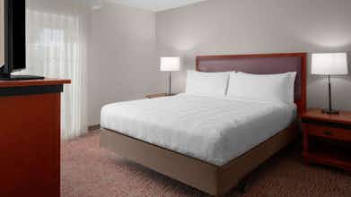 Hotel Larkspur Landing Renton - An All-Suite Hotel photo 4