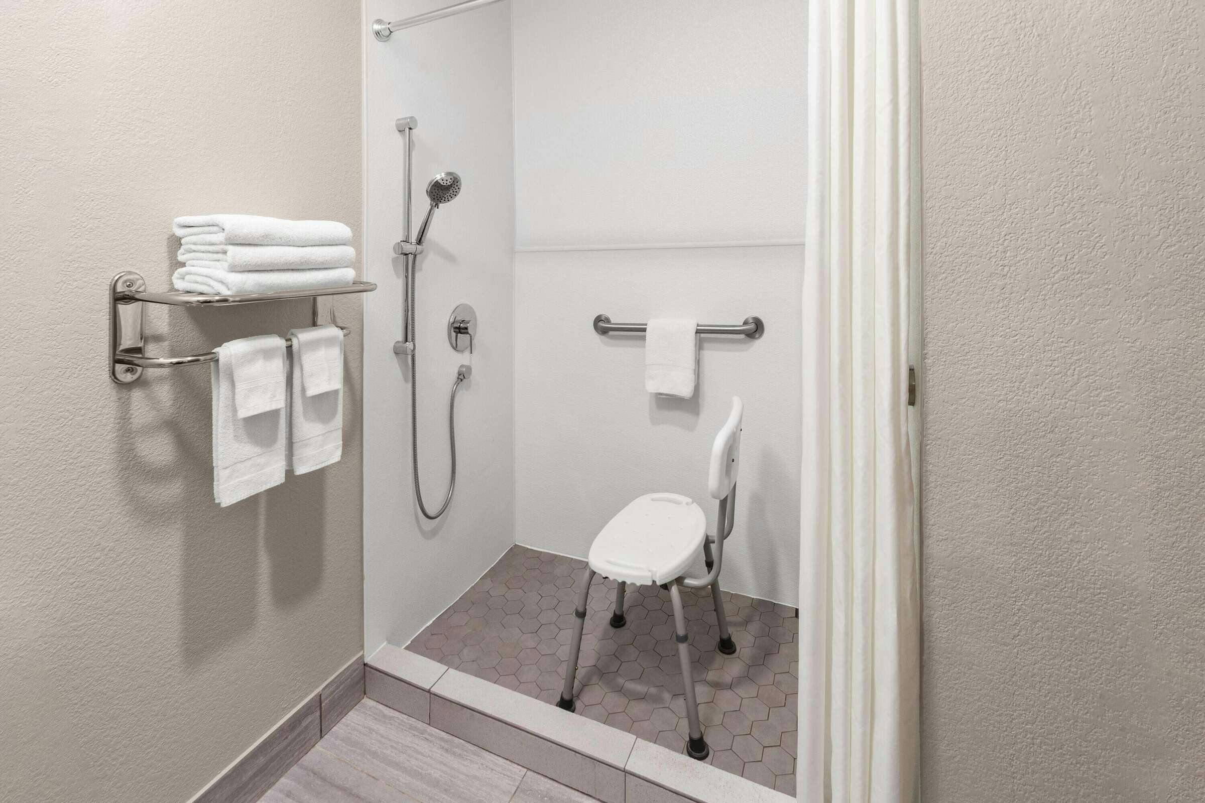 Hotel Days Inn Eagle River photo 5