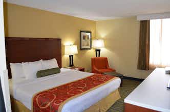 Hotel Sure Stay By Best Western Charlotte Matthews photo 4