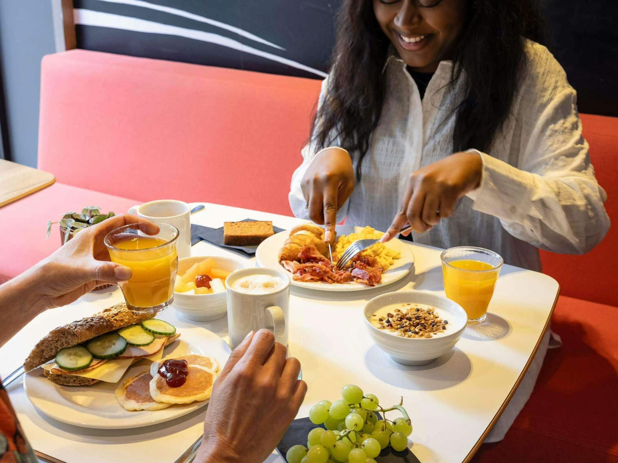 Hotel Ibis Rotterdam City Centre photo 4