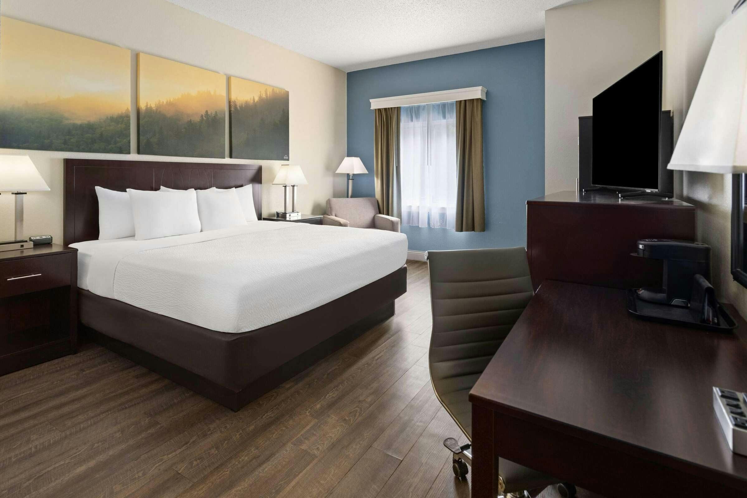 Hotel Days Inn Penn State photo 2