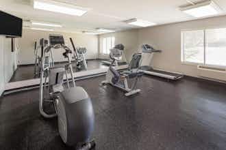 Hotel Wingate Lincoln Airport E I-80 photo 3