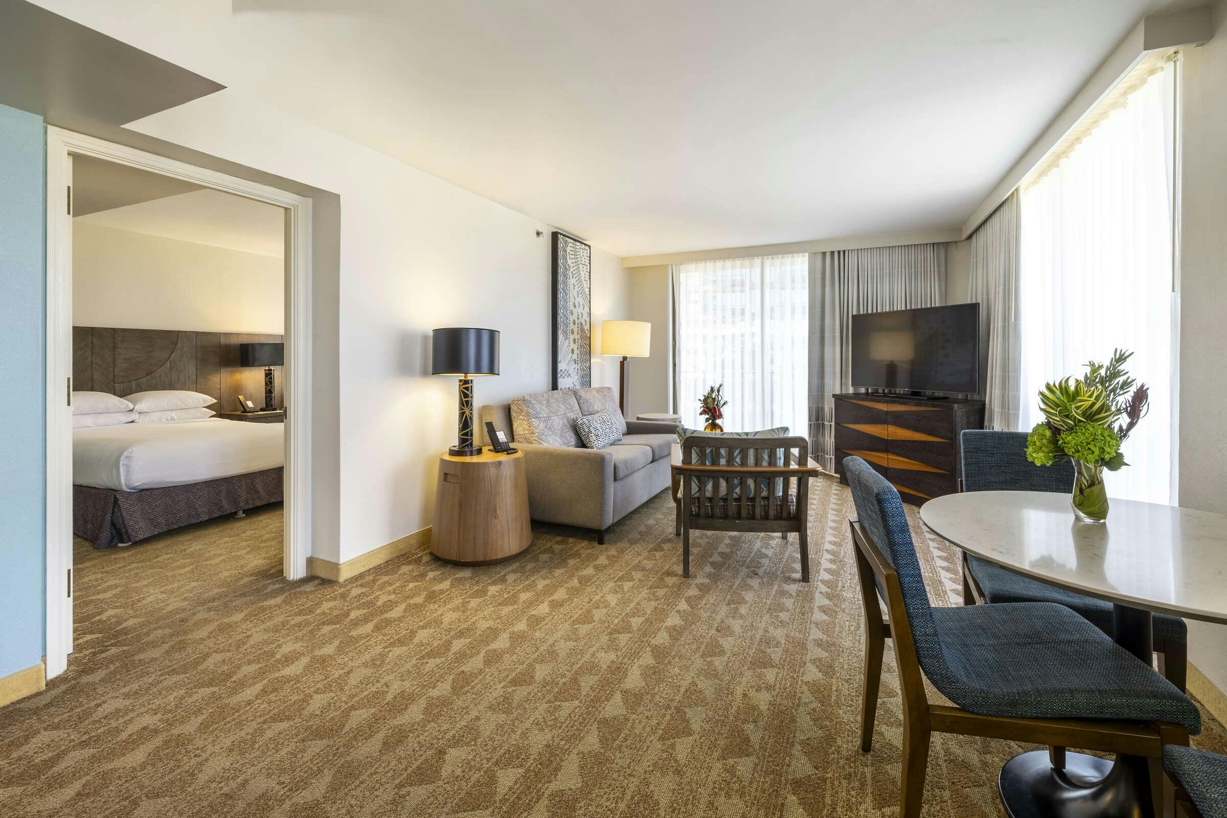 Hotel Embassy Suites by Hilton Waikiki Beach Walk photo 3