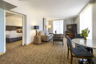 Hotel Embassy Suites by Hilton Waikiki Beach Walk photo 3