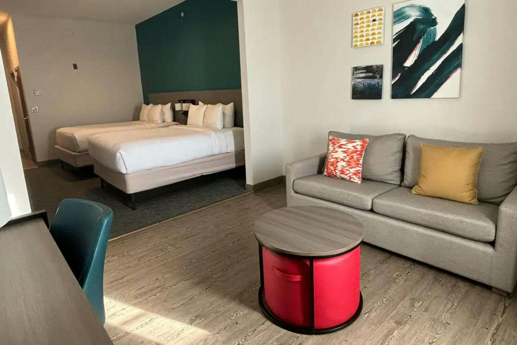 Hotel Comfort Inn & Suites Burnet, TX photo 2