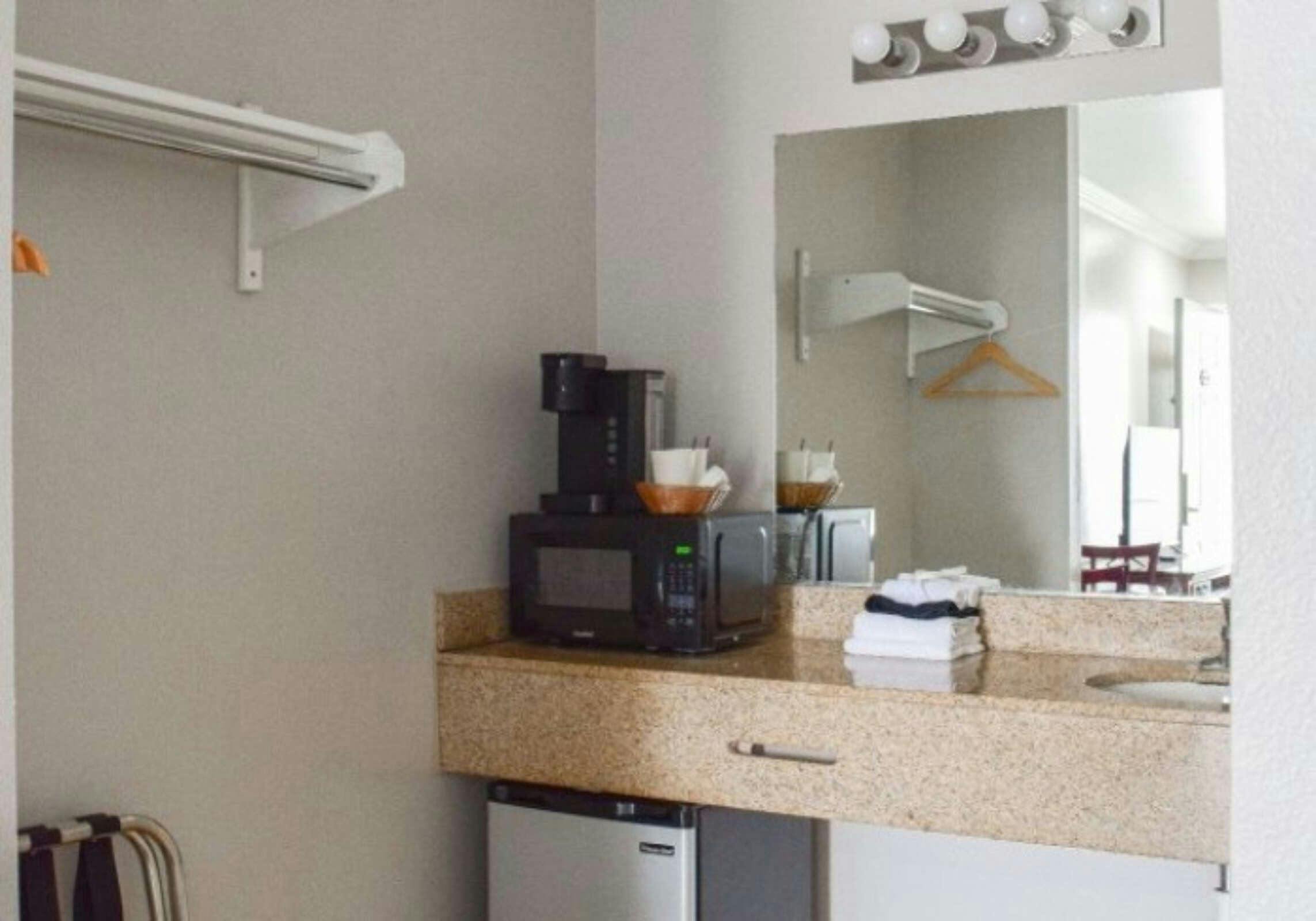 Hotel Dune Surfer Inn photo 3