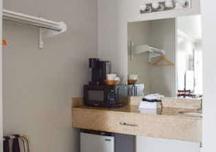 Hotel Dune Surfer Inn photo 3