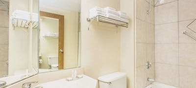 Baymont Inn Suites Cincinnati
