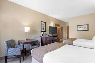 Hotel Best Western Plus Plaza by the Green photo 2